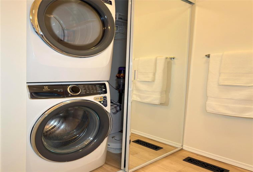 200 Victor Lewis, 3 Bedrooms Bedrooms, 14 Rooms Rooms,3 BathroomsBathrooms,Condominium,For Sale,Victor Lewis