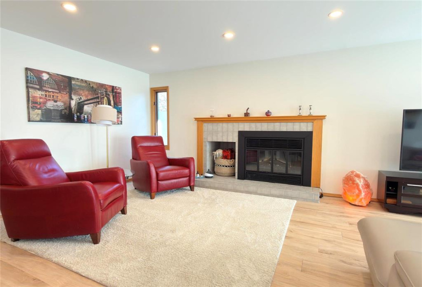 200 Victor Lewis, 3 Bedrooms Bedrooms, 14 Rooms Rooms,3 BathroomsBathrooms,Condominium,For Sale,Victor Lewis