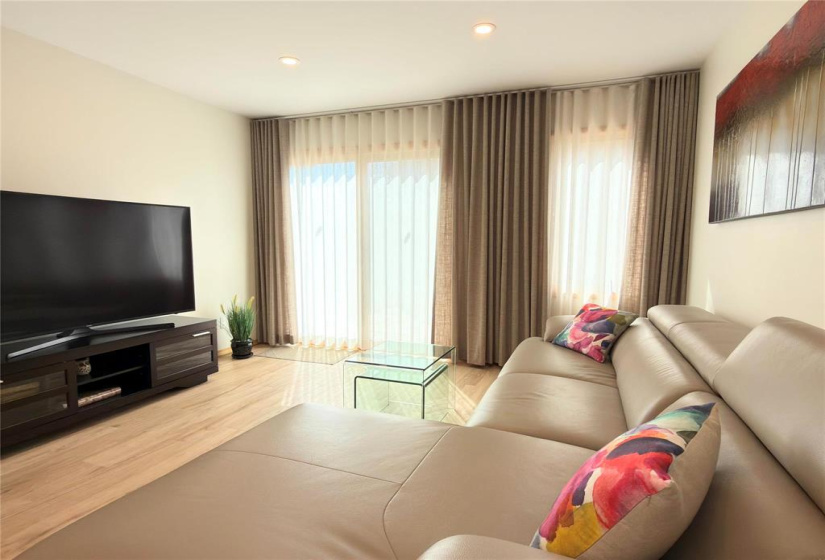 200 Victor Lewis, 3 Bedrooms Bedrooms, 14 Rooms Rooms,3 BathroomsBathrooms,Condominium,For Sale,Victor Lewis