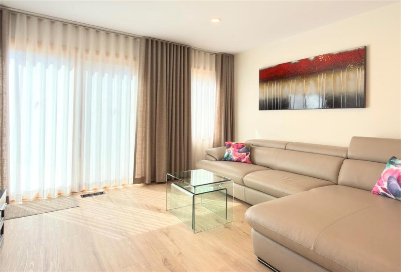 200 Victor Lewis, 3 Bedrooms Bedrooms, 14 Rooms Rooms,3 BathroomsBathrooms,Condominium,For Sale,Victor Lewis
