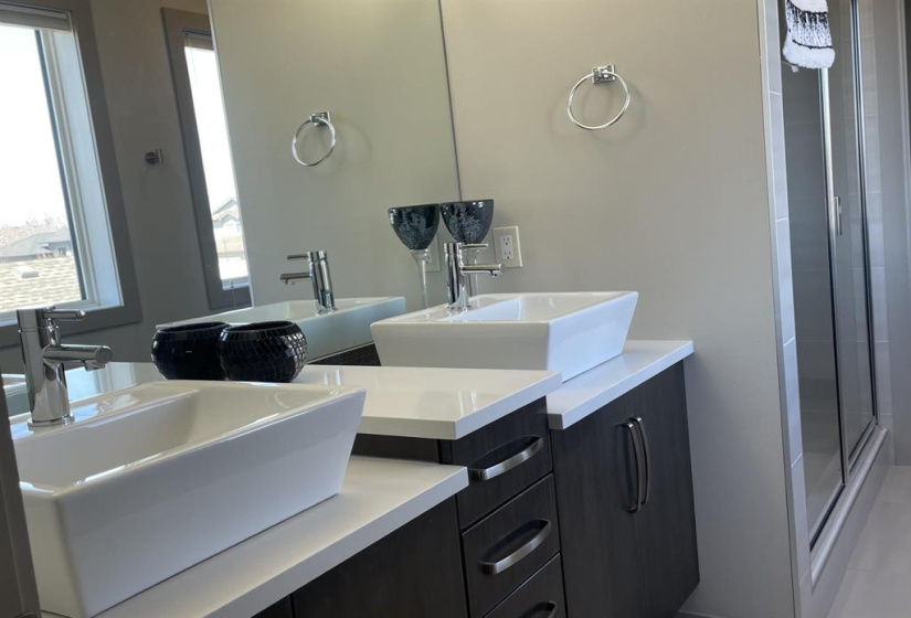 46 Fourth, 5 Bedrooms Bedrooms, 14 Rooms Rooms,3 BathroomsBathrooms,Residential,For Sale,Fourth