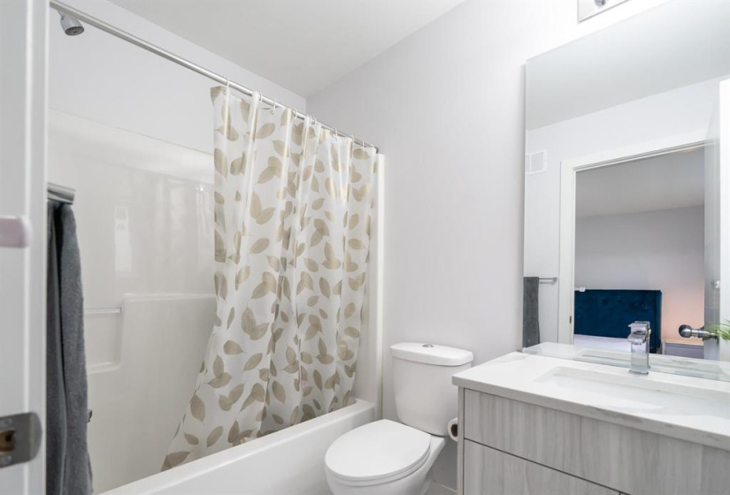 4pc en-suite bath