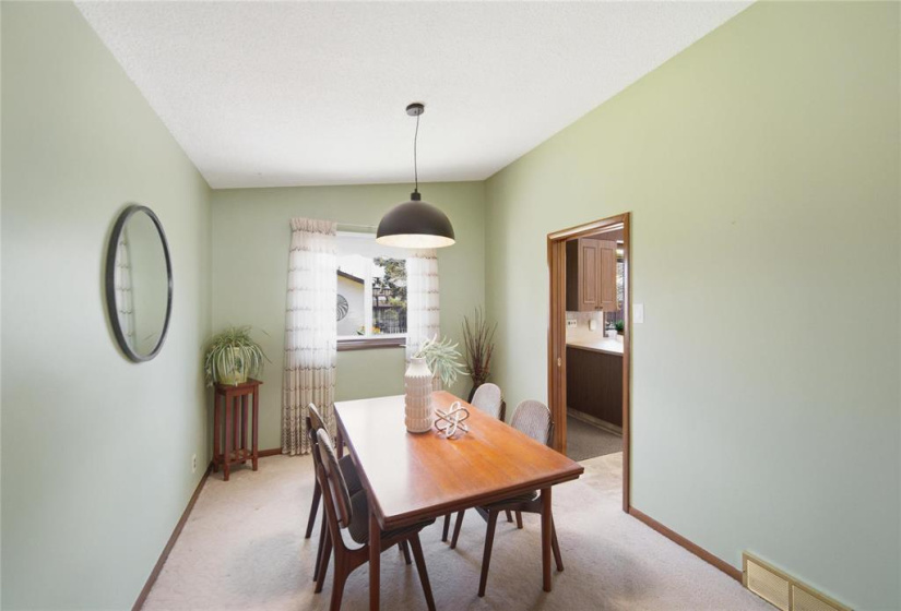 225 Dunkirk, 3 Bedrooms Bedrooms, 10 Rooms Rooms,1 BathroomBathrooms,Residential,For Sale,Dunkirk
