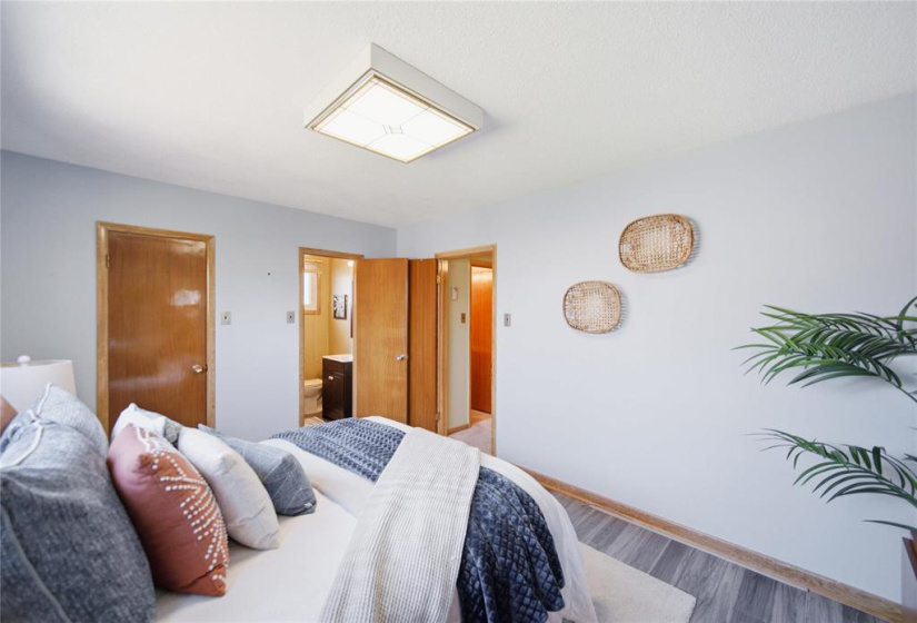 225 Dunkirk, 3 Bedrooms Bedrooms, 10 Rooms Rooms,1 BathroomBathrooms,Residential,For Sale,Dunkirk