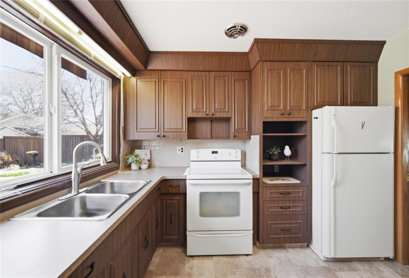 225 Dunkirk, 3 Bedrooms Bedrooms, 10 Rooms Rooms,1 BathroomBathrooms,Residential,For Sale,Dunkirk