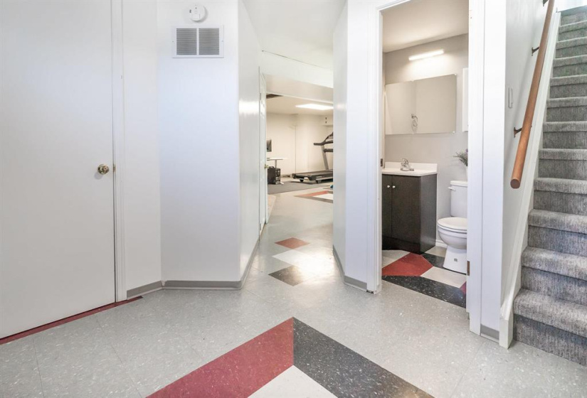 625 Oxford, 3 Bedrooms Bedrooms, 9 Rooms Rooms,1 BathroomBathrooms,Residential,For Sale,Oxford
