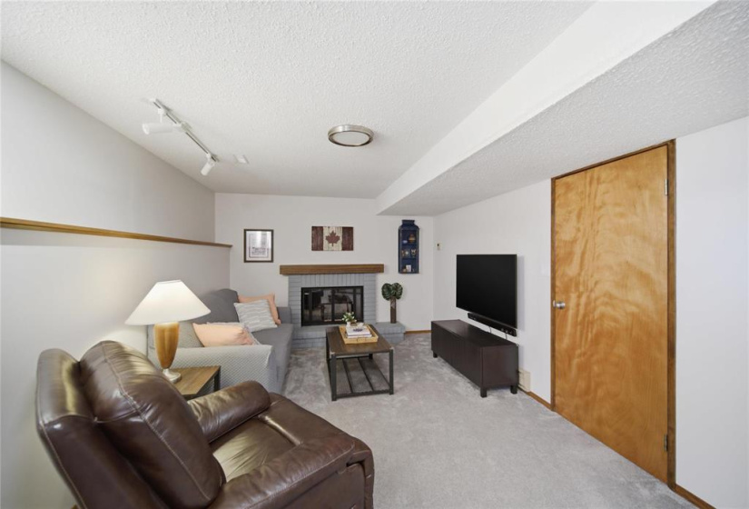 67 Augusta, 4 Bedrooms Bedrooms, 11 Rooms Rooms,2 BathroomsBathrooms,Residential,For Sale,Augusta