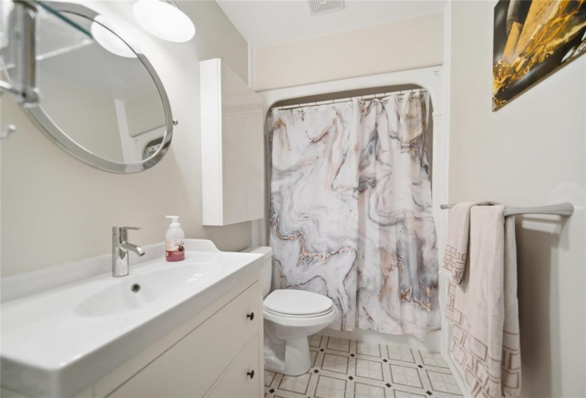 75 Turnham, 4 Bedrooms Bedrooms, 11 Rooms Rooms,2 BathroomsBathrooms,Residential,For Sale,Turnham