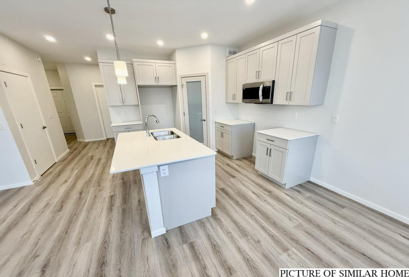 748 KEN OBLIK, 4 Bedrooms Bedrooms, 12 Rooms Rooms,3 BathroomsBathrooms,Residential,For Sale,KEN OBLIK