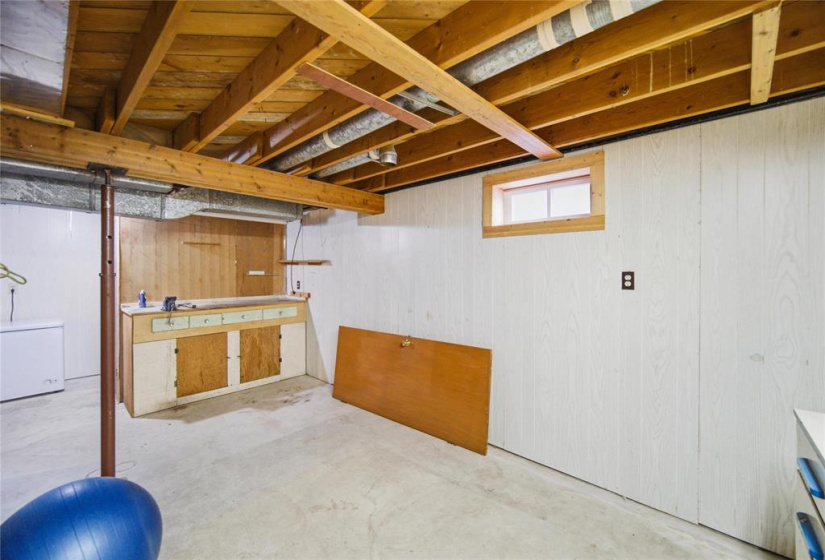 43 Saturn, 3 Bedrooms Bedrooms, 10 Rooms Rooms,2 BathroomsBathrooms,Residential,For Sale,Saturn