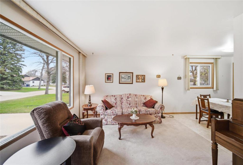 43 Saturn, 3 Bedrooms Bedrooms, 10 Rooms Rooms,2 BathroomsBathrooms,Residential,For Sale,Saturn