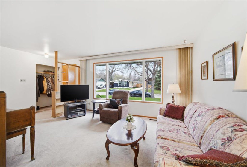 43 Saturn, 3 Bedrooms Bedrooms, 10 Rooms Rooms,2 BathroomsBathrooms,Residential,For Sale,Saturn