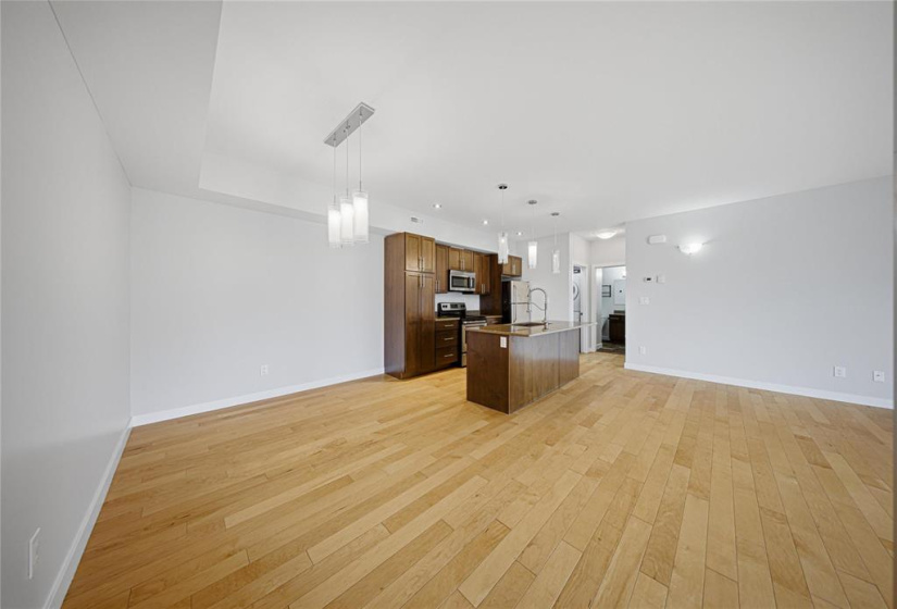 480 Henderson, 2 Bedrooms Bedrooms, 9 Rooms Rooms,1 BathroomBathrooms,Condominium,For Sale,Henderson