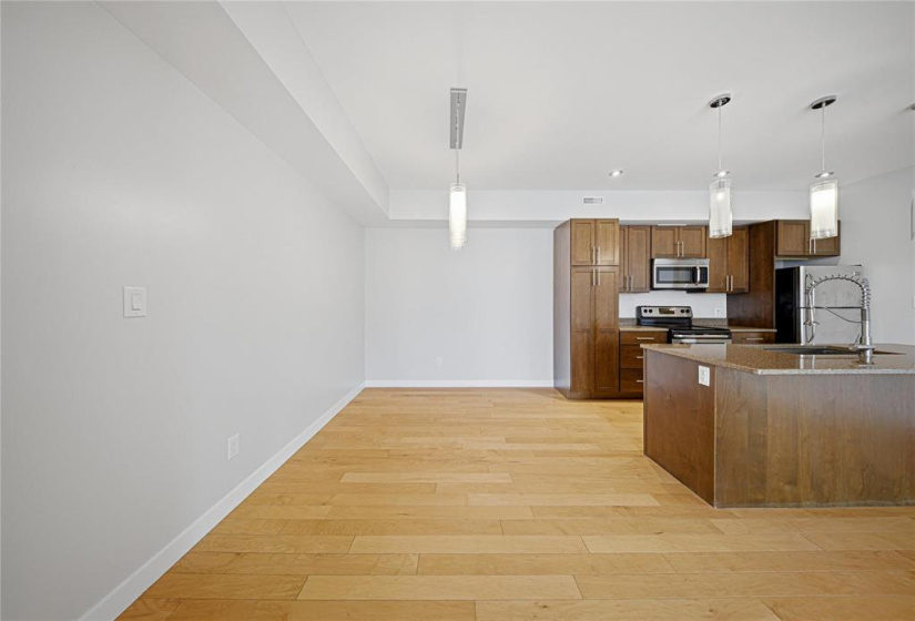 480 Henderson, 2 Bedrooms Bedrooms, 9 Rooms Rooms,1 BathroomBathrooms,Condominium,For Sale,Henderson
