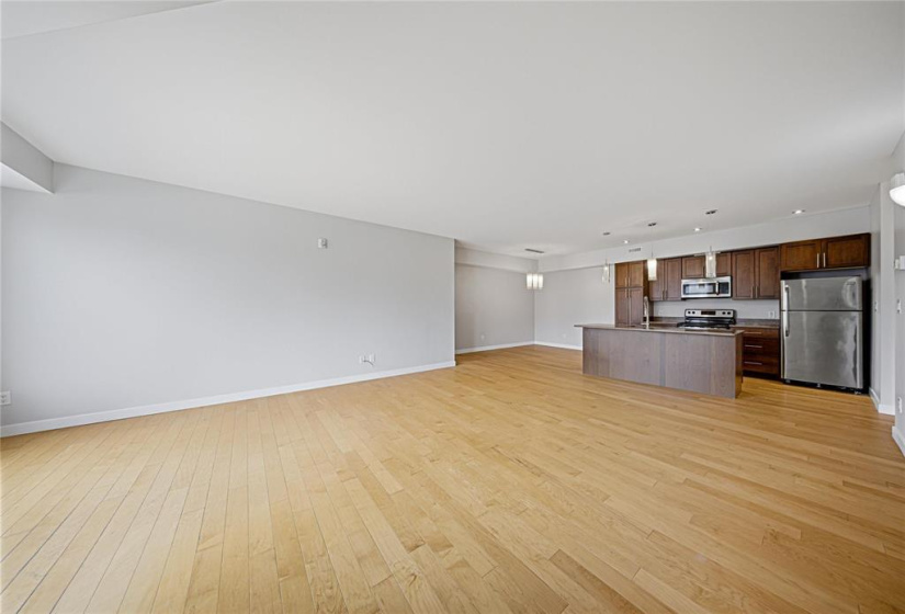 480 Henderson, 2 Bedrooms Bedrooms, 9 Rooms Rooms,1 BathroomBathrooms,Condominium,For Sale,Henderson
