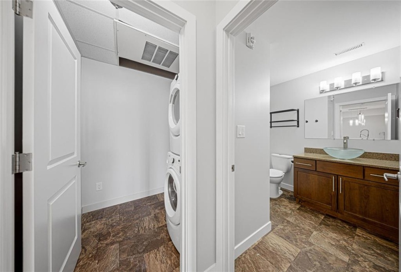 480 Henderson, 2 Bedrooms Bedrooms, 9 Rooms Rooms,1 BathroomBathrooms,Condominium,For Sale,Henderson