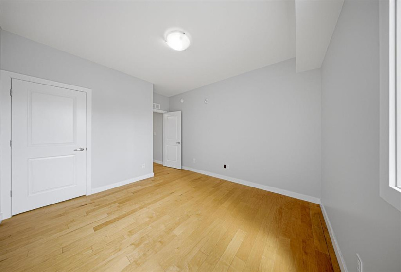 480 Henderson, 2 Bedrooms Bedrooms, 9 Rooms Rooms,1 BathroomBathrooms,Condominium,For Sale,Henderson