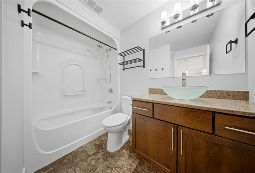 4 piece bathroom
