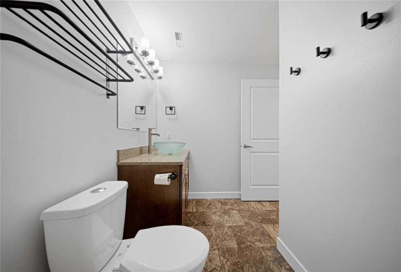 480 Henderson, 2 Bedrooms Bedrooms, 9 Rooms Rooms,1 BathroomBathrooms,Condominium,For Sale,Henderson