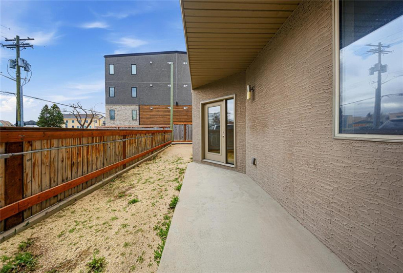 Large covered patio/balcony