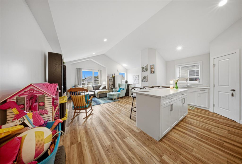 602 Winona, 4 Bedrooms Bedrooms, 13 Rooms Rooms,3 BathroomsBathrooms,Residential,For Sale,Winona