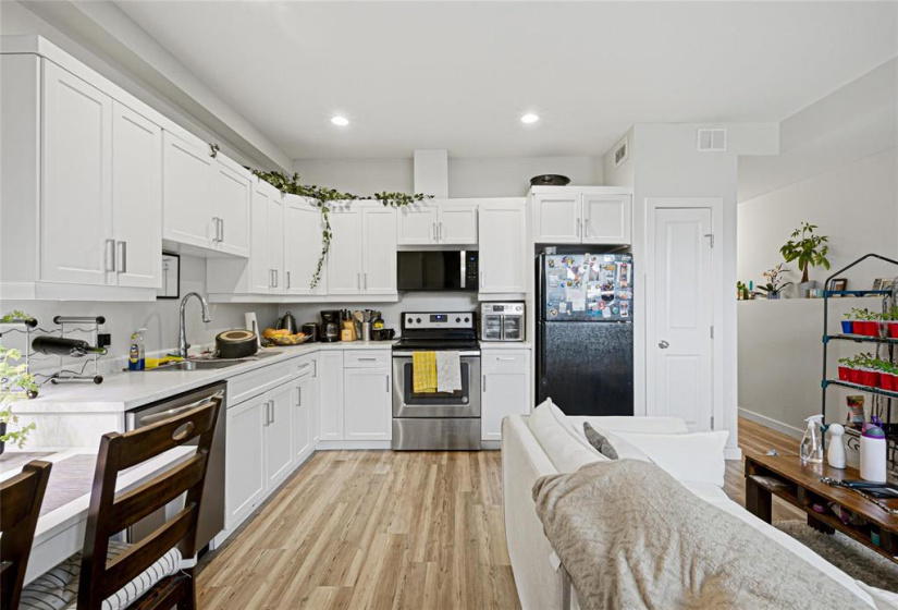 602 Winona, 4 Bedrooms Bedrooms, 13 Rooms Rooms,3 BathroomsBathrooms,Residential,For Sale,Winona