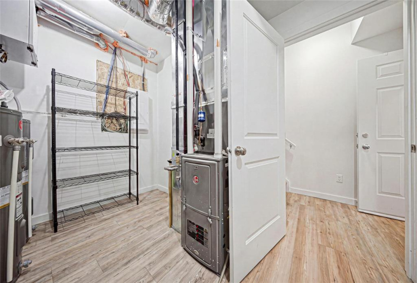 602 Winona, 4 Bedrooms Bedrooms, 13 Rooms Rooms,3 BathroomsBathrooms,Residential,For Sale,Winona