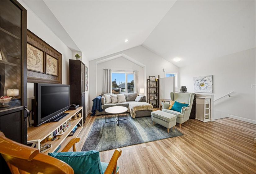 602 Winona, 4 Bedrooms Bedrooms, 13 Rooms Rooms,3 BathroomsBathrooms,Residential,For Sale,Winona