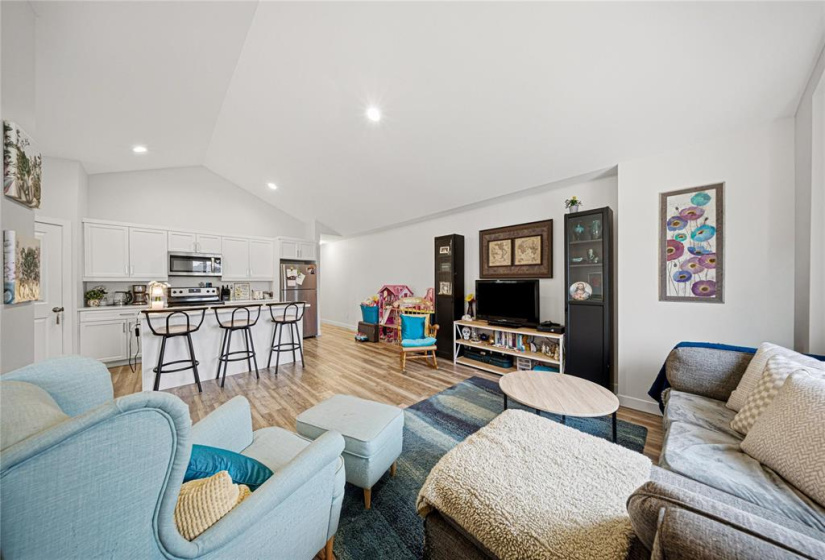602 Winona, 4 Bedrooms Bedrooms, 13 Rooms Rooms,3 BathroomsBathrooms,Residential,For Sale,Winona
