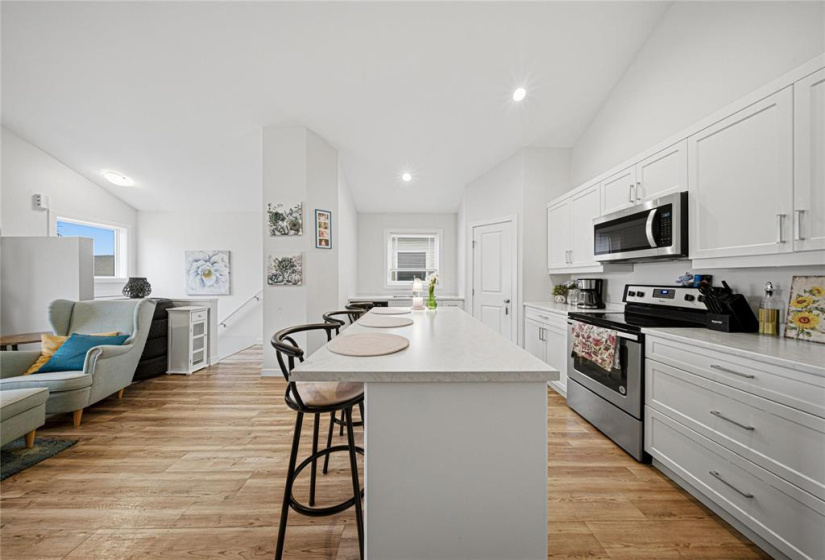 602 Winona, 4 Bedrooms Bedrooms, 13 Rooms Rooms,3 BathroomsBathrooms,Residential,For Sale,Winona