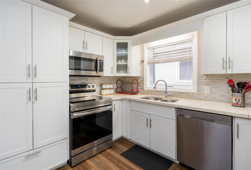 106 Beechtree, 4 Bedrooms Bedrooms, 12 Rooms Rooms,3 BathroomsBathrooms,Residential,For Sale,Beechtree