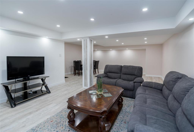 106 Beechtree, 4 Bedrooms Bedrooms, 12 Rooms Rooms,3 BathroomsBathrooms,Residential,For Sale,Beechtree