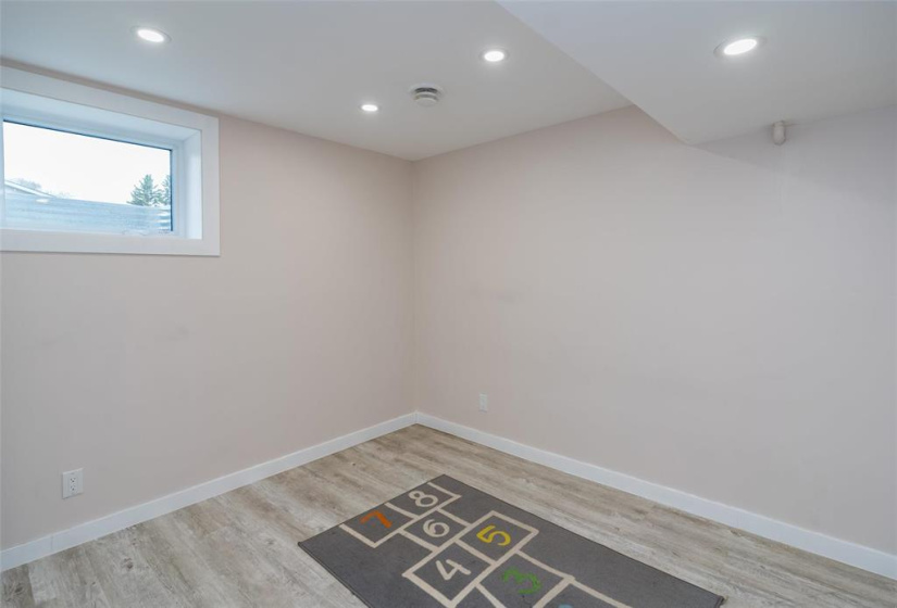 106 Beechtree, 4 Bedrooms Bedrooms, 12 Rooms Rooms,3 BathroomsBathrooms,Residential,For Sale,Beechtree