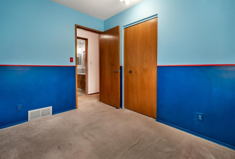 30 Amberwood, 3 Bedrooms Bedrooms, 12 Rooms Rooms,2 BathroomsBathrooms,Residential,For Sale,Amberwood