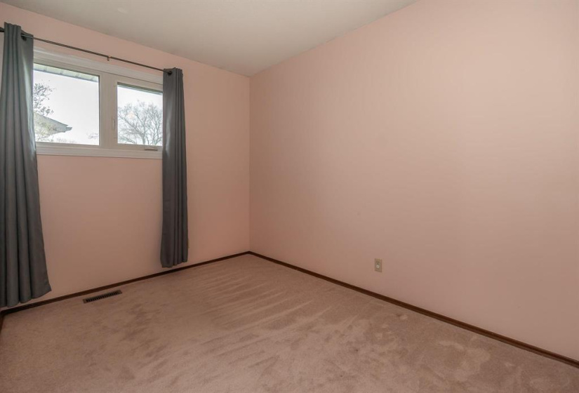 30 Amberwood, 3 Bedrooms Bedrooms, 12 Rooms Rooms,2 BathroomsBathrooms,Residential,For Sale,Amberwood