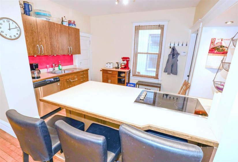 542 Camden, 3 Bedrooms Bedrooms, 10 Rooms Rooms,2 BathroomsBathrooms,Residential,For Sale,Camden