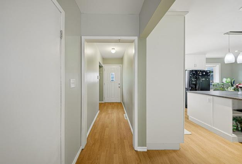 808 Silverstone, 4 Bedrooms Bedrooms, 11 Rooms Rooms,2 BathroomsBathrooms,Residential,For Sale,Silverstone