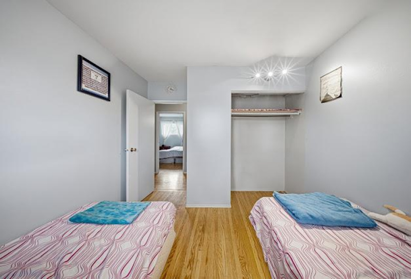 808 Silverstone, 4 Bedrooms Bedrooms, 11 Rooms Rooms,2 BathroomsBathrooms,Residential,For Sale,Silverstone