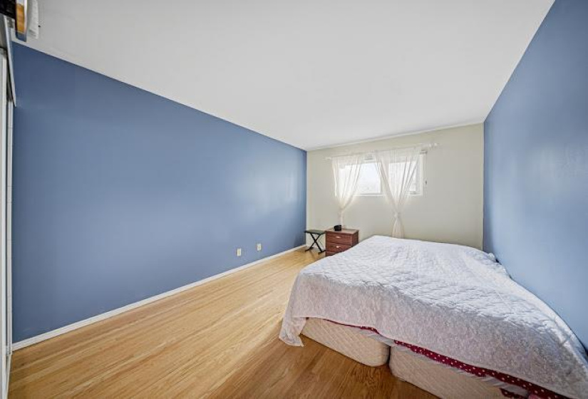 808 Silverstone, 4 Bedrooms Bedrooms, 11 Rooms Rooms,2 BathroomsBathrooms,Residential,For Sale,Silverstone