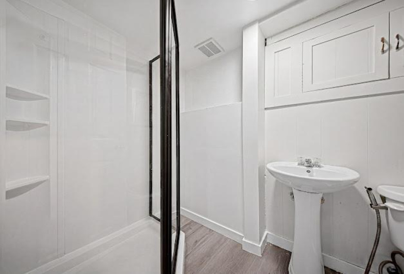 808 Silverstone, 4 Bedrooms Bedrooms, 11 Rooms Rooms,2 BathroomsBathrooms,Residential,For Sale,Silverstone