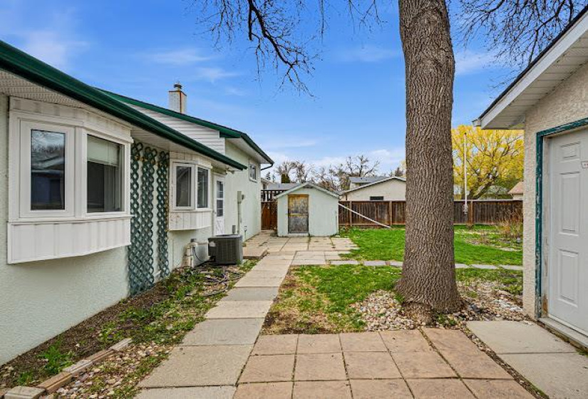 808 Silverstone, 4 Bedrooms Bedrooms, 11 Rooms Rooms,2 BathroomsBathrooms,Residential,For Sale,Silverstone