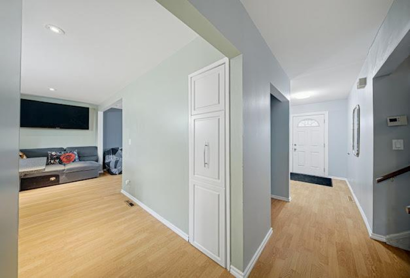 808 Silverstone, 4 Bedrooms Bedrooms, 11 Rooms Rooms,2 BathroomsBathrooms,Residential,For Sale,Silverstone