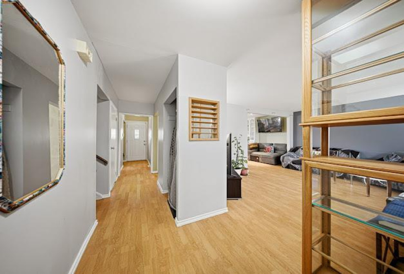 808 Silverstone, 4 Bedrooms Bedrooms, 11 Rooms Rooms,2 BathroomsBathrooms,Residential,For Sale,Silverstone