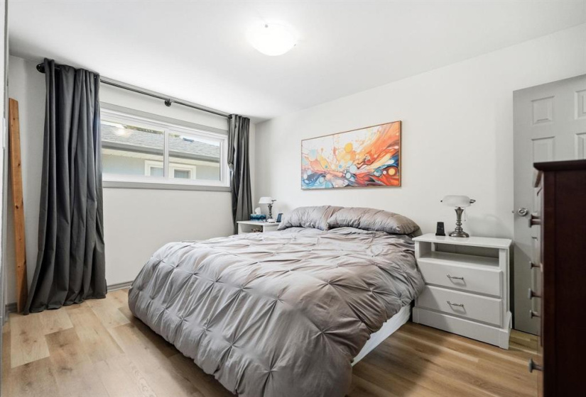 23 Bering, 5 Bedrooms Bedrooms, 13 Rooms Rooms,2 BathroomsBathrooms,Residential,For Sale,Bering