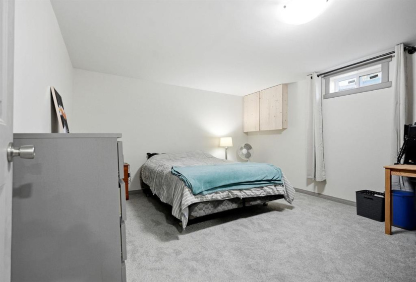 23 Bering, 5 Bedrooms Bedrooms, 13 Rooms Rooms,2 BathroomsBathrooms,Residential,For Sale,Bering