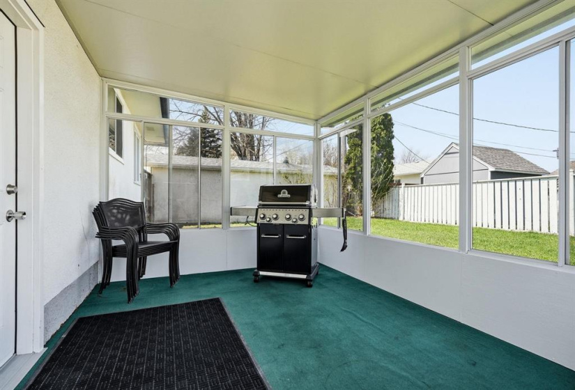 23 Bering, 5 Bedrooms Bedrooms, 13 Rooms Rooms,2 BathroomsBathrooms,Residential,For Sale,Bering