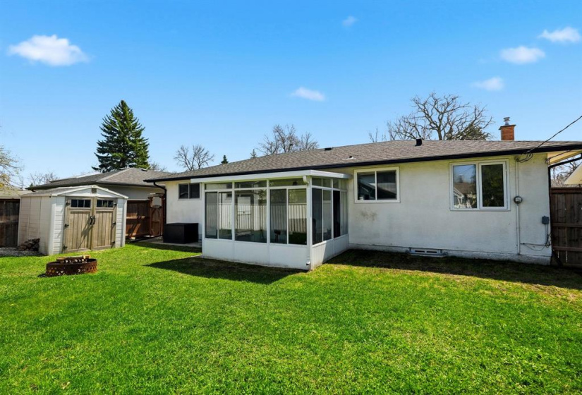 23 Bering, 5 Bedrooms Bedrooms, 13 Rooms Rooms,2 BathroomsBathrooms,Residential,For Sale,Bering