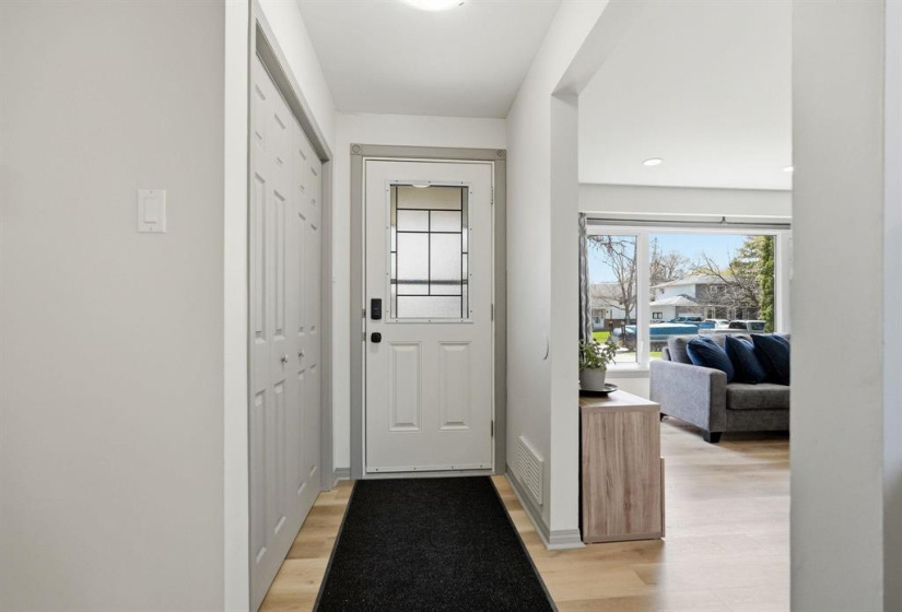 23 Bering, 5 Bedrooms Bedrooms, 13 Rooms Rooms,2 BathroomsBathrooms,Residential,For Sale,Bering