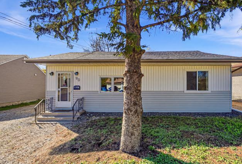 90 Hindley, 3 Bedrooms Bedrooms, 6 Rooms Rooms,1 BathroomBathrooms,Residential,For Sale,Hindley