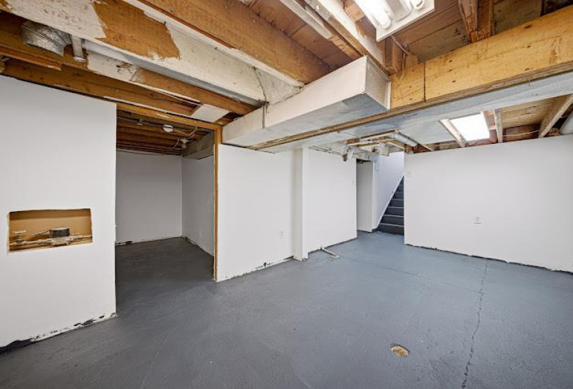 90 Hindley, 3 Bedrooms Bedrooms, 6 Rooms Rooms,1 BathroomBathrooms,Residential,For Sale,Hindley